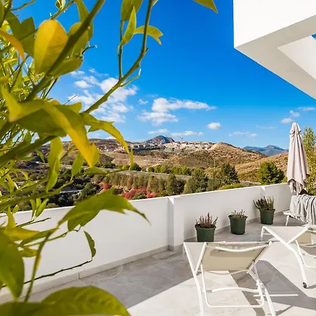 New For Up To 12 People Golf View
