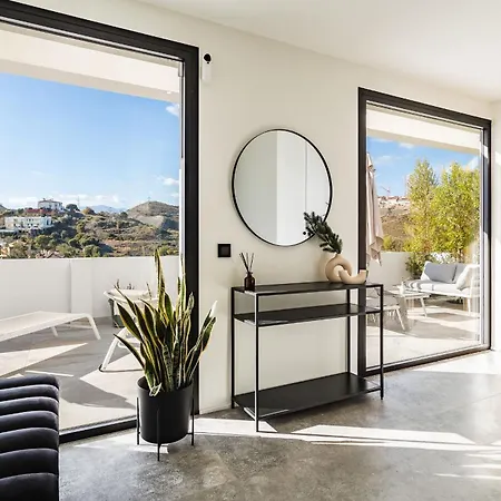 New For Up To 12 People Golf View Villa *